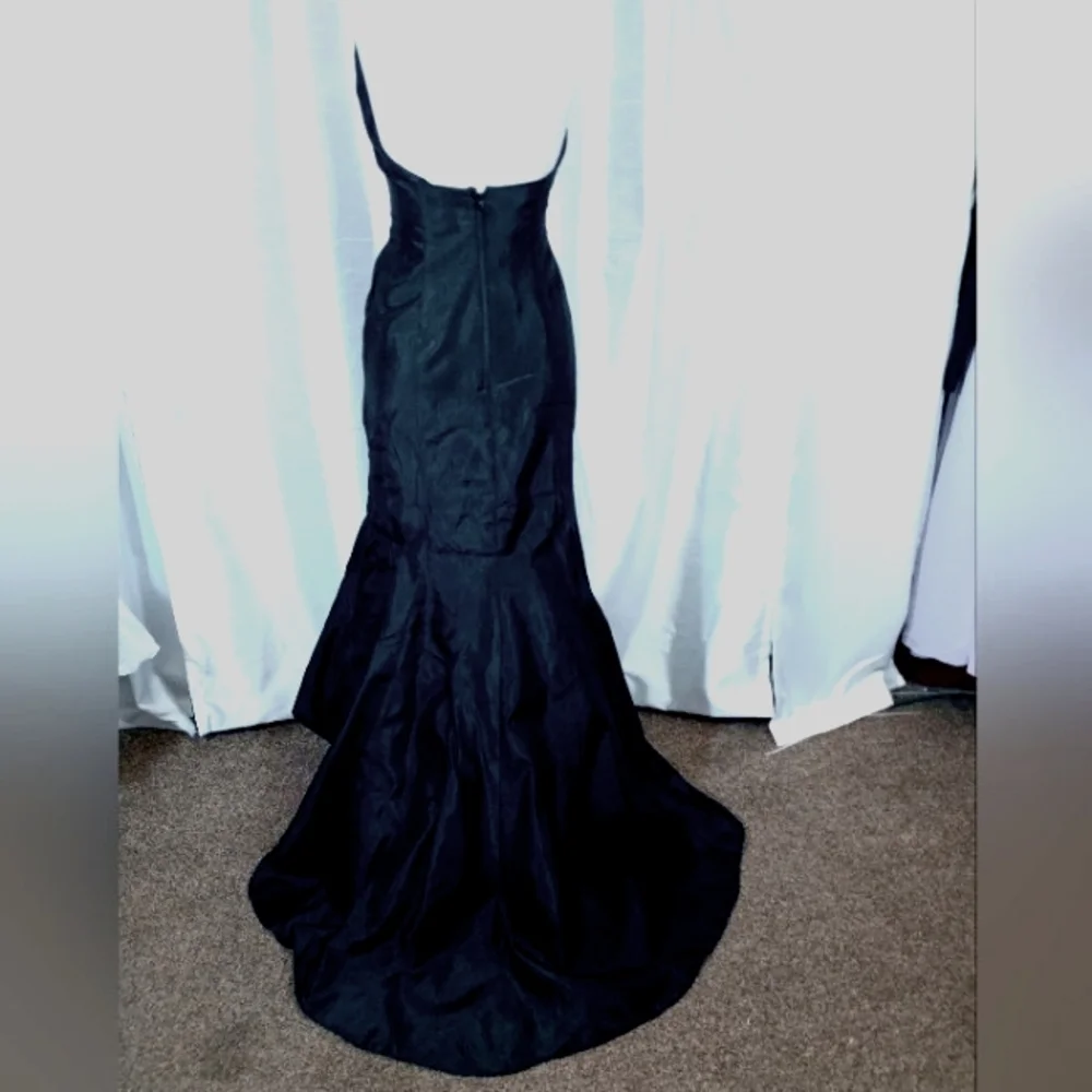 Spanish halter Ruffled Neck Dress, flared tulle Train, Black/White, Sleeveless,6